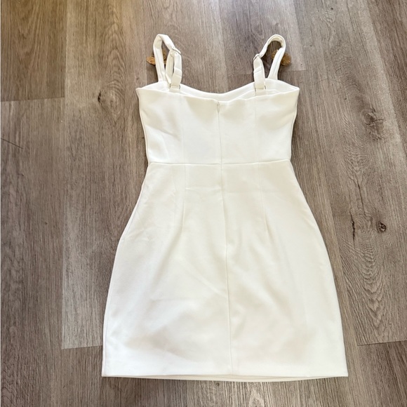 elliatt mira white sweetheart 3d floral butterfly embellished mini dress XS NEW - Picture 9 of 13